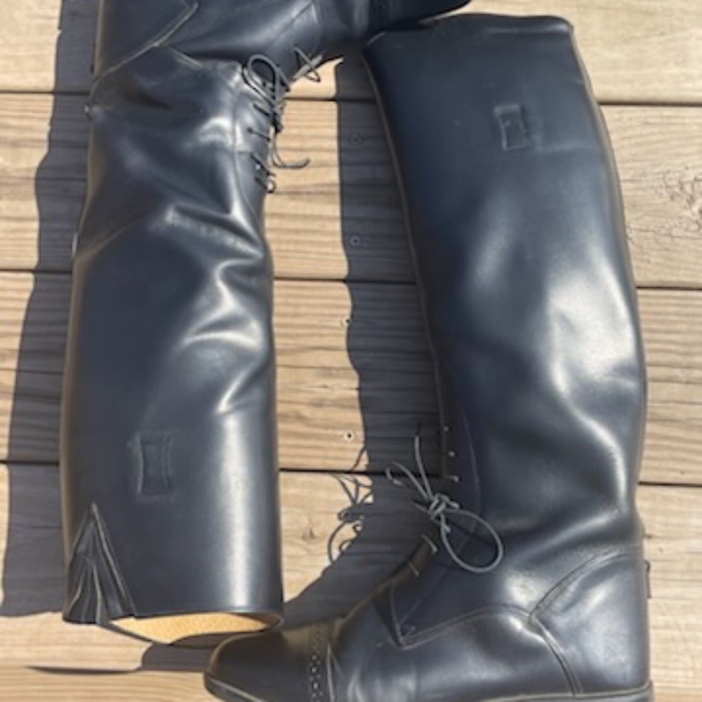Women’s leather field boots